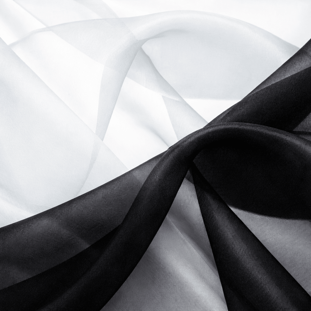 Voile CS in wit en zwart – doorschijnende stof, golvend